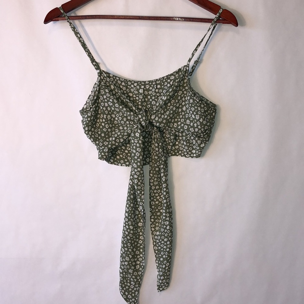 Shein Tie Front Crop top szM